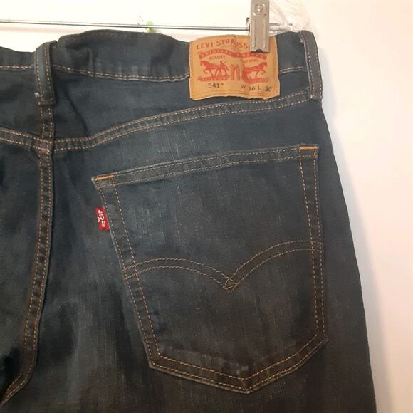 Levi's 541 Athletic Taper Stretch Mens Jeans 36x30 Dark Blue Whiskers 5 Pocket - Picture 4 of 8